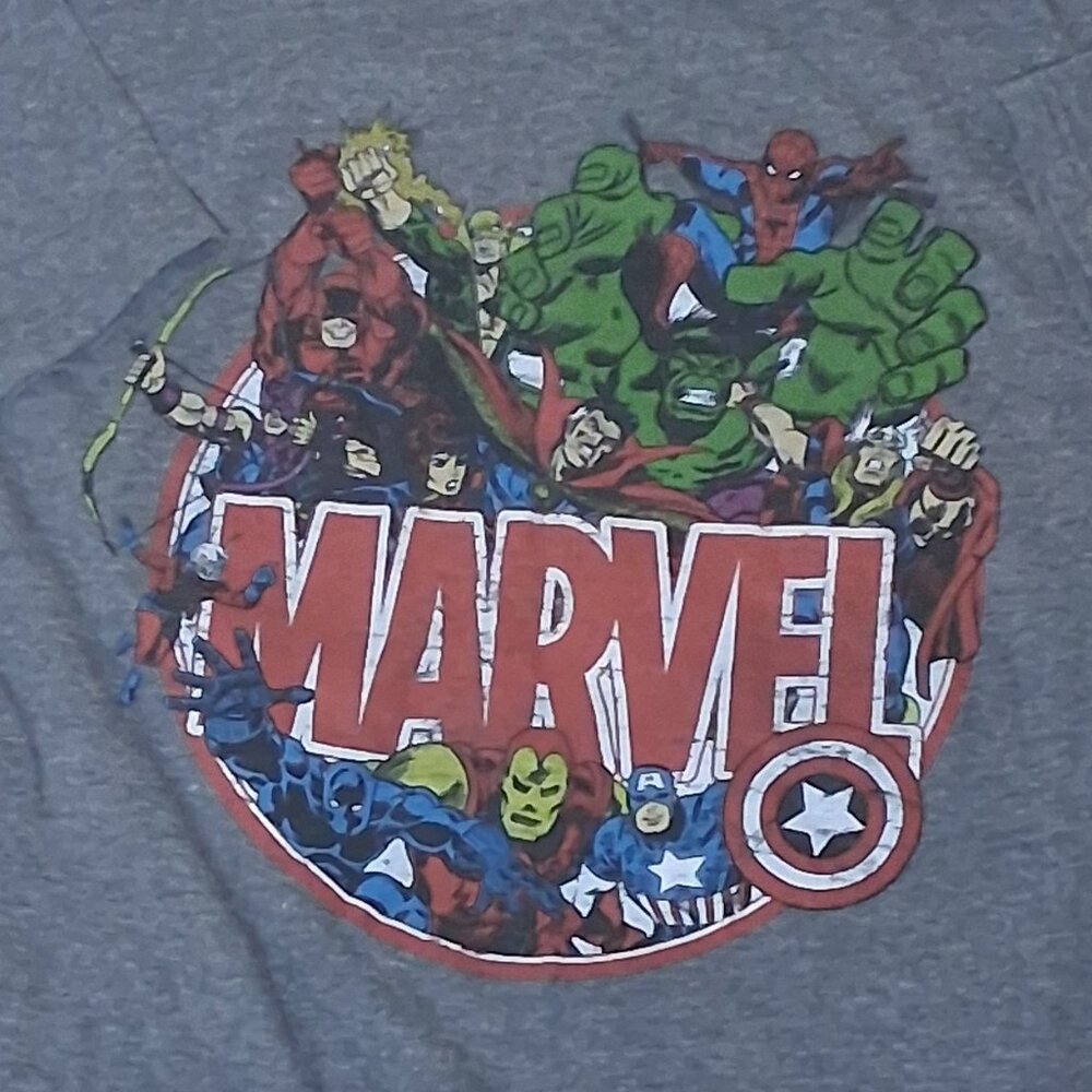 Marvel Avengers Logo T-Shirt – Size Large – Graphic Tee - Picture 2 of 2
